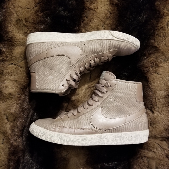 nike high top snakeskin